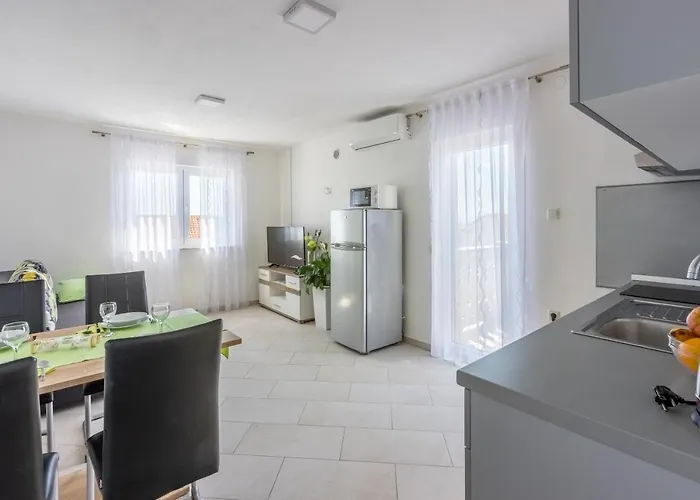 Rogic アパート *